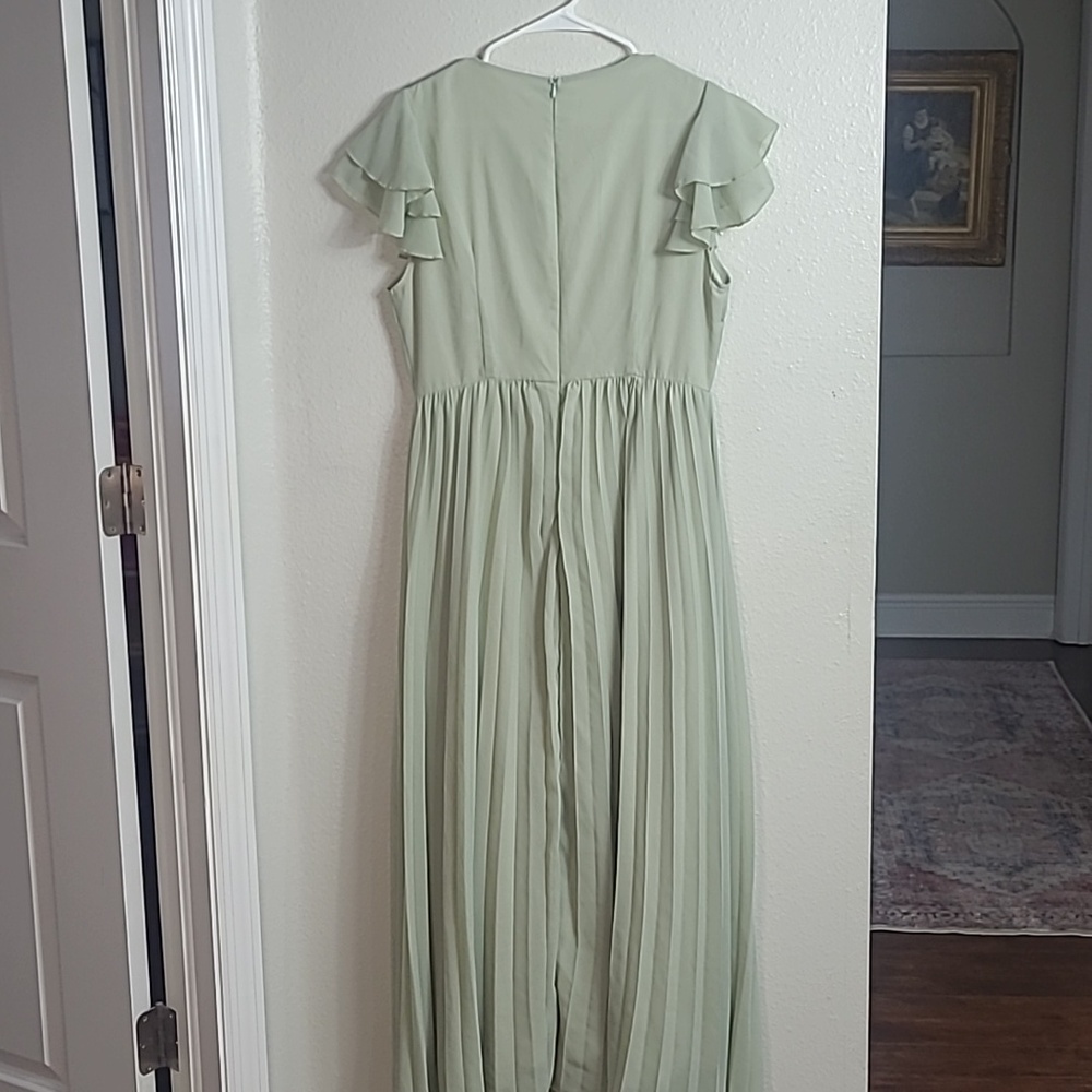 Elegant Sage Green Pleated Maxi Dress Size M - Picture 6 of 7